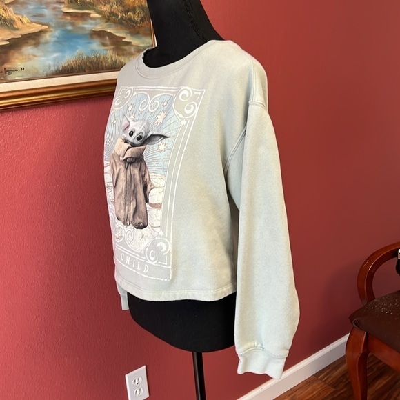 Star Wars The Mandalorian Baby Yoda The Child Grogu Cropped Sweatshirt - Picture 4 of 7